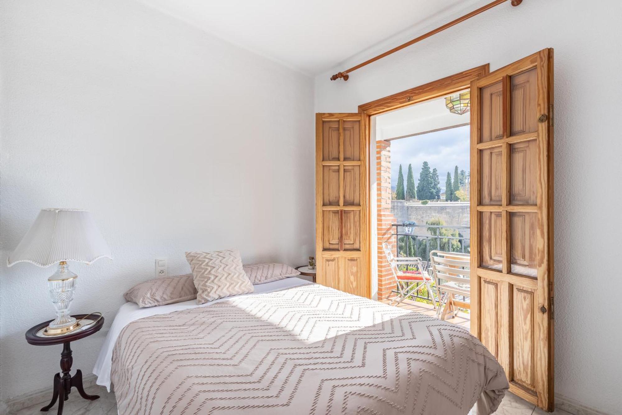 Carmen De La Sultana - Free Parking Holiday home *